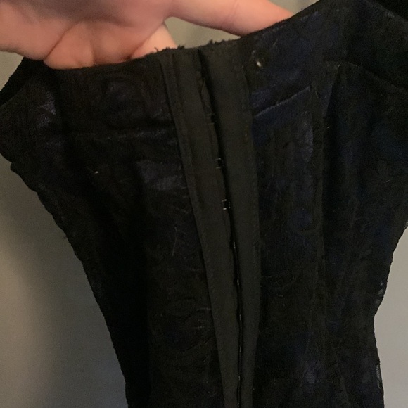 Rosalie Gothic Corset - Picture 11 of 14